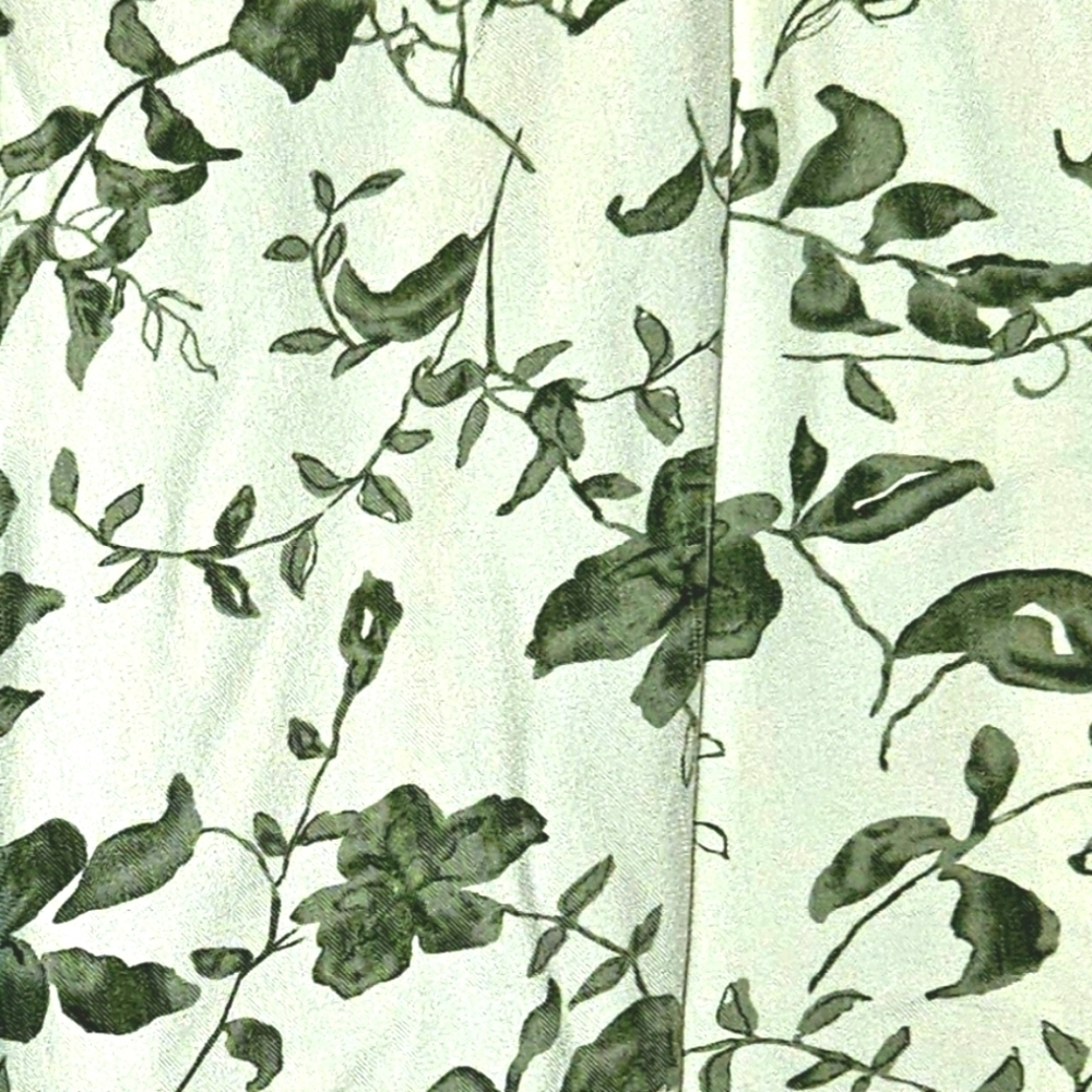 #290 La Cabana- Pull-on style White pants with a greenery pattern. Sz. XL - Picture 4 of 6